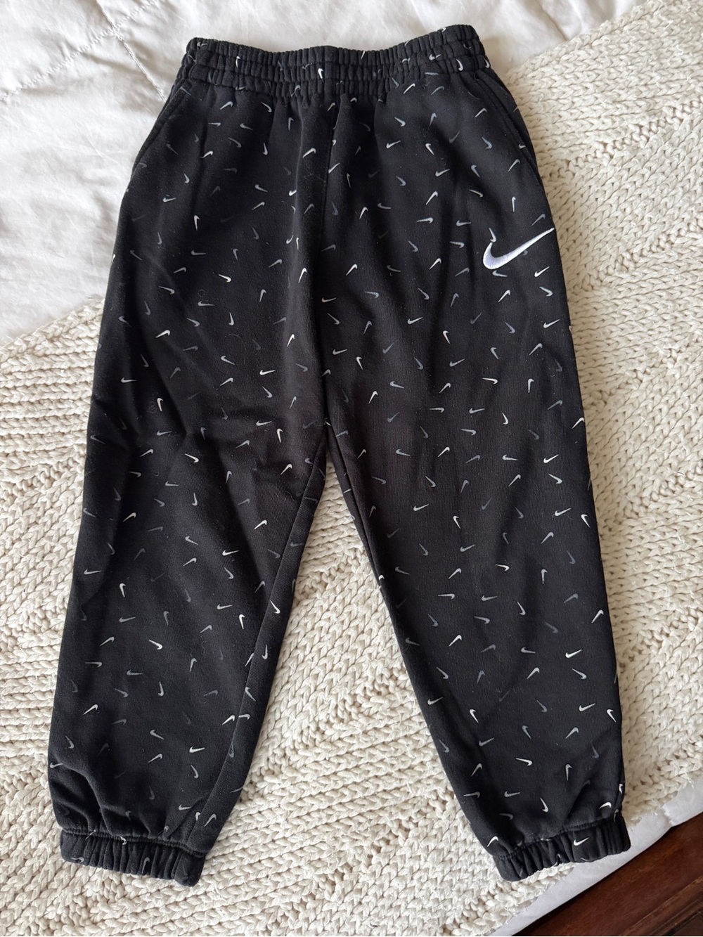 Kids Nike Club Sweatpants joggers size 5-6